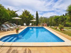 Holiday Home Traditionelles Landhaus 6 km vom Meer entfernt by Interhome