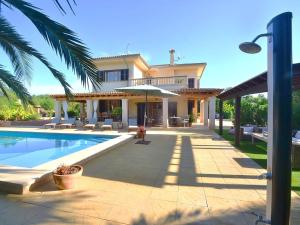 Holiday Home Wunderschön restauriertes Landhaus by Interhome