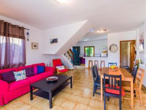 Apartment Wohnung Los Medanos in Strandnähe by Interhome