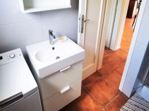 Apartment Nora mit Terrasse by Interhome