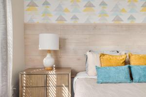 Large vacation home with pool access