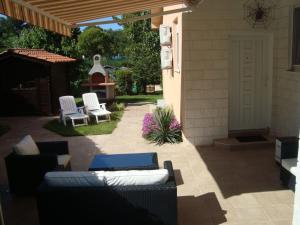 Apartment Gemütliche Einzimmerwohnung Kristijan by Interhome