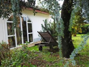 Holiday Home Gemütliches Ferienhaus in Pinezići mit großer Te by Interhome