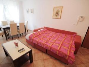 Apartment Alma mit Blick auf das Wasser by Interhome