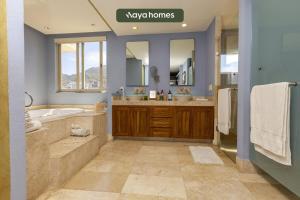 Ocean front 3Br Unit - Balcony -Beach view - Pool