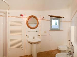 Holiday Home in Montecastelli Pisano mit beheiztem Whirlpool by Interhome