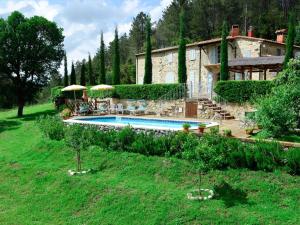 Holiday Home in Montecastelli Pisano mit beheiztem Whirlpool by Interhome