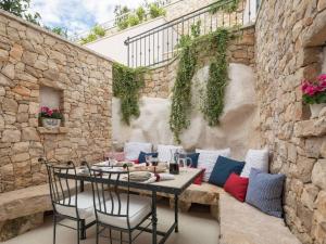 Holiday Home Ferienvilla Sunset Bliss Retreat by Interhome