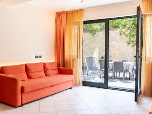 Apartment Ätna- Meer und Grün - Freiraum by Interhome