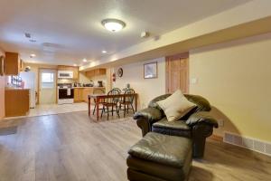 5 Mi to Terry Peak Slopes Quiet Apt with Patio!