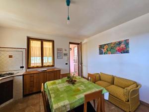 Holiday Home Helle mediterrane Villa mit Veranda und Garten by Interhome