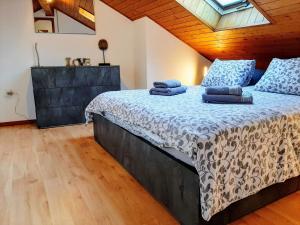 Apartment Entspannende Ferien im grünen Gambarogno by Interhome