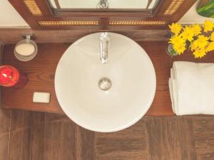 Apartment Wohnung GIallo mit Schwimmbad und Meerblick by Interhome