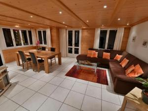 Apartment Appartement mit Bergblick by Interhome