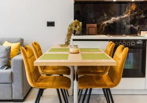 Emily Jacuzzi Veranda by PS