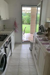 Apartment Wohnung in Mougins mit Gepflegtem Garten by Interhome