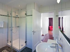 Apartment Haus Stirnemann- Wohnung H-3 by Interhome