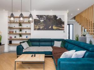 Holiday Home Holiday Home Oblica by Interhome