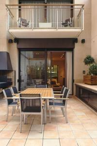 Holiday Home Villa con piscina privada- sauna y sala lounge en Barcelona by Interhome