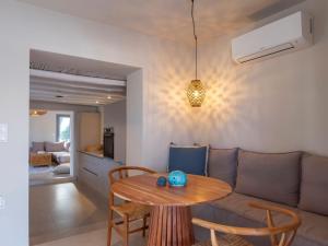 Holiday Home Sunset Gypsy stilvolles modernes Dorfhaus mit Whirlpool by Interhome