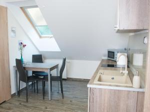 Apartment Suite A mit Blick auf das Wasser by Interhome