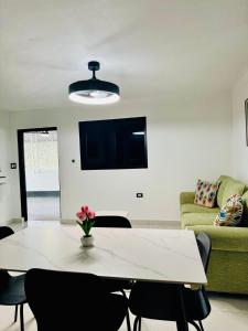 Brand New Luxe Apartment 2