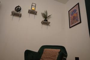 Spacious 3-Bedroom Home Near City Centre with Parking