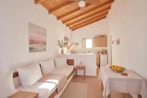 Kaminakia Adults Only Apartments