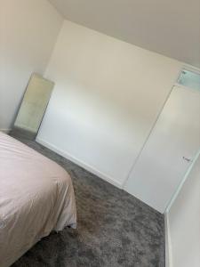 Spacious, Newly Renovated, Peaceful Double Bedroom