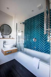 Small Double Room room in Victoria Inn