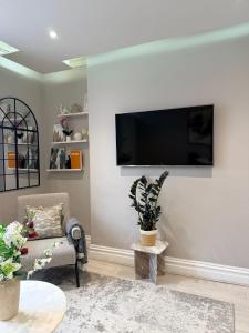 Stunning 2BR in the heart of chelsea