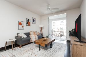 Cute 1Bedroom apartment with pool view, parking and GYM