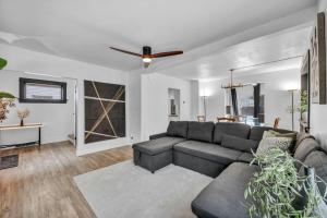 Modern Stylish Urban Haven 4 Bedroom 2 Bath - Dog Friendly