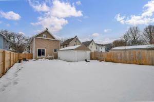 Modern Stylish Urban Haven 4 Bedroom 2 Bath - Dog Friendly