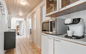 Awesome Home In Ringkøbing With Wifi