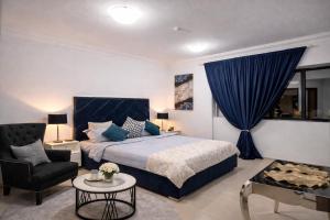 Panoramic Sea apartment & Skyline View Private Room