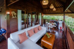 Rustic wooden villa in Tetebatu Lombok