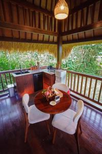 Rustic wooden villa in Tetebatu Lombok