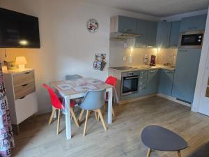 Studio cabine 4 pers Sud avec parking privé - FR-1-263-254