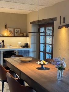 Three-Storey Retreat In Piedmont Wine Country