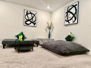 5BD and 4BA, Near Strip - Apple