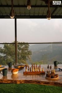 StayVistas Sunflower Villa - Mountain-View Retreat with Pool & Games Room
