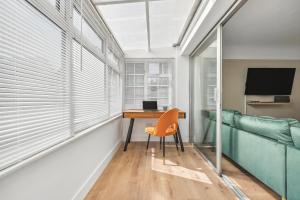 Cotswolds Vista - 3 bedroom 2 bathroom home, driveway parking for 2 large vans