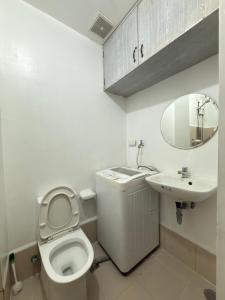 Netflix and Chill at Ephra Homestay - Grace Residences Tower 4