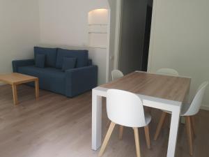 ApartEasy mid-term ONLY for VACATIONS stays, BORRELL