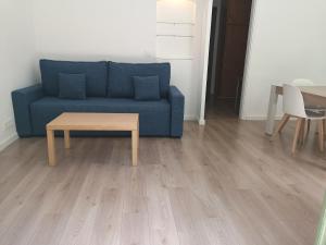 ApartEasy mid-term ONLY for VACATIONS stays, BORRELL