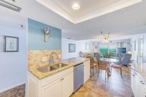 Direct Beachfront Top Floor Sleeps 10 Heated Pool 605