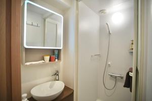 Shin-Okachimachi I Metro 6 minutes I Direct To Airport