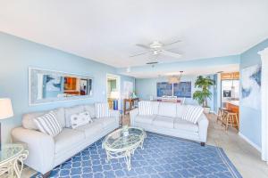 Beachfront Condo Sleeps 10 Heated Pool - 307