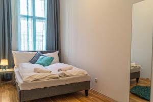 Modern 4BR Apartment near Wiener Stadthalle